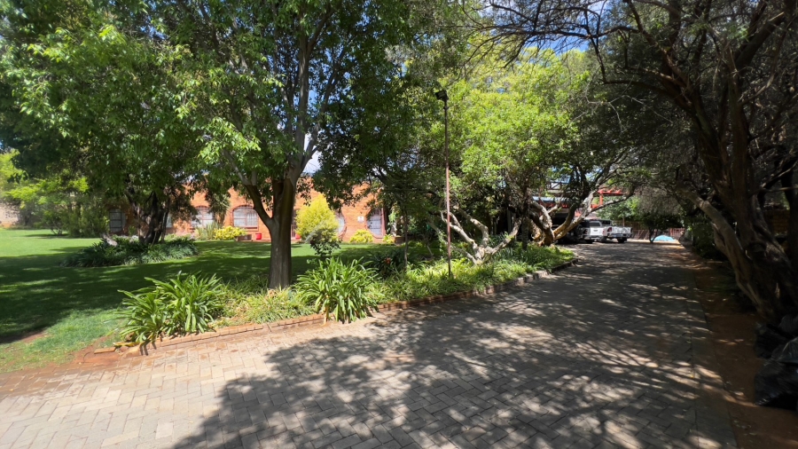 4 Bedroom Property for Sale in Langenhovenpark Free State